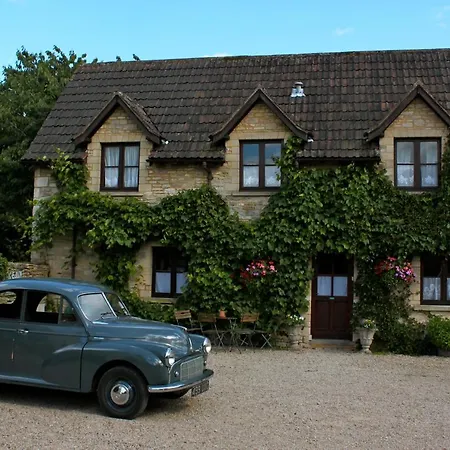 Fosse Farmhouse Holiday Cottages Chippenham  Exterior foto