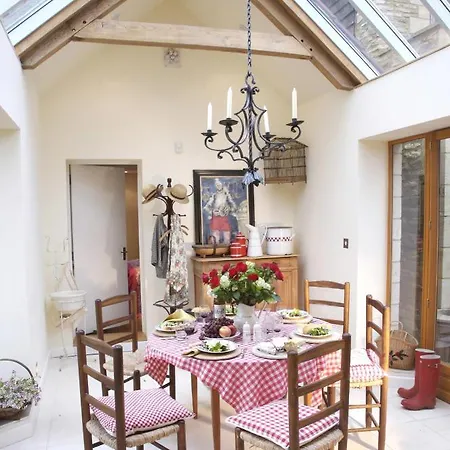 Fosse Farmhouse Holiday Cottages Chippenham  Exterior foto